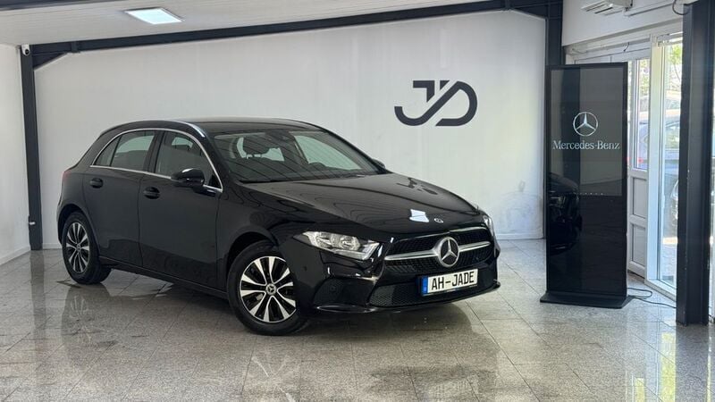 Schwarz Gebraucht 2022 Mercedes A200 Business Limousine | 23.900 € (Guter Preis) - Bild 1/4