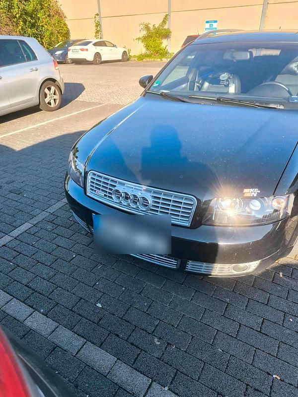 Schwarz Gebraucht 2004 Audi A4 Kombi | 3.999 € - Bild 1/4