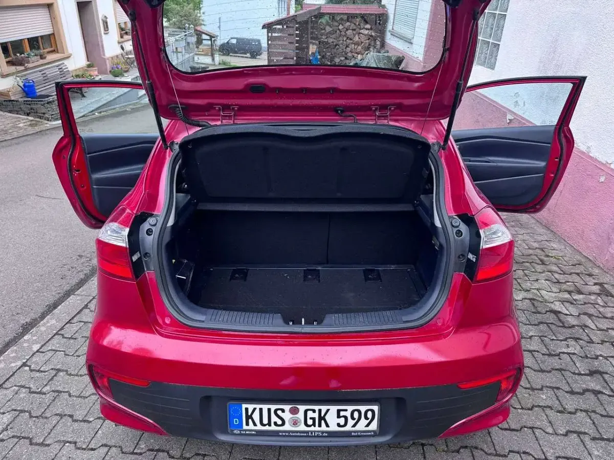 Gebraucht Kia Rio Edition 7 84 PS (61 kW) 2016 Rot Kleinwagen