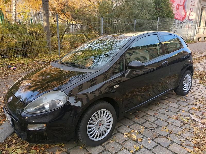 Schwarz Gebraucht 2012 Fiat Punto Evo Kleinwagen | 2.900 € - Bild 1/4
