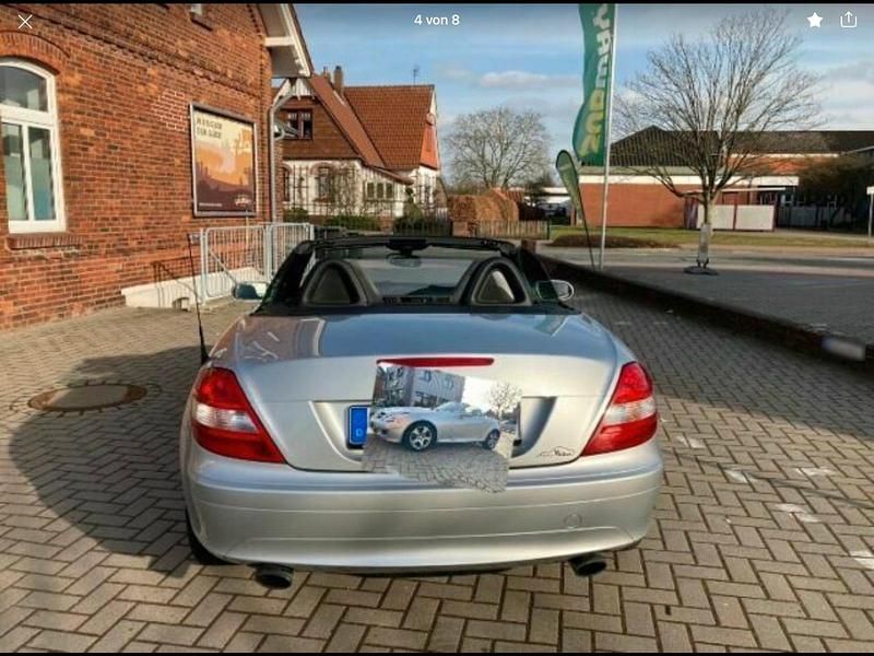 Second-hand Mercedes SLK200 163 CP (119 kW) 2006 Argintiu Cabrio