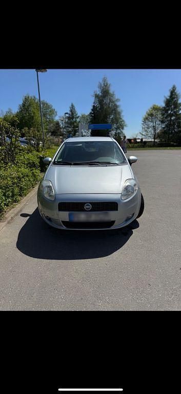 Silber Gebraucht 2007 Fiat Grande Punto Dynamic Kleinwagen | 1.100 € (Fairer Preis) - Bild 1/4