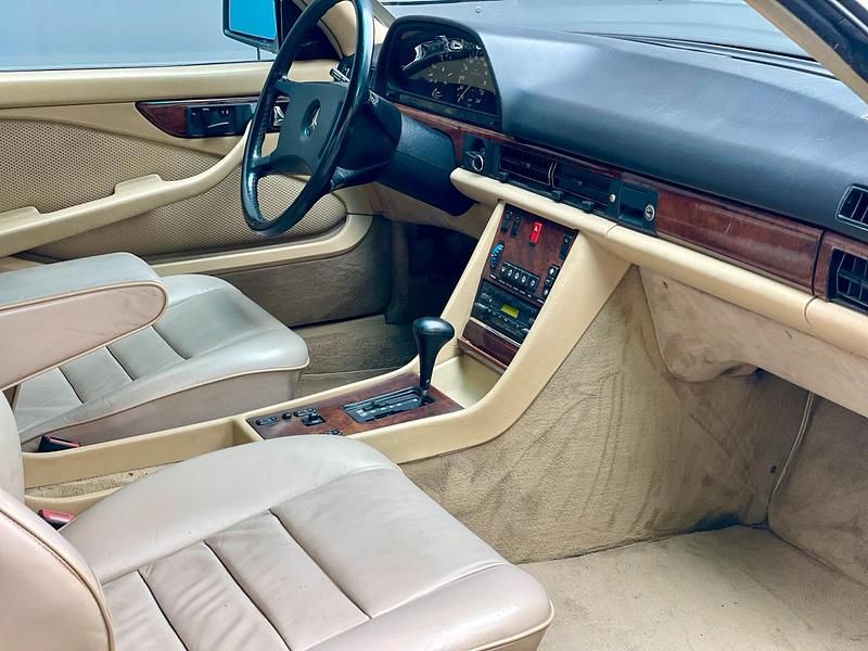 Gebraucht Mercedes 500 265 PS (194 kW) 1986 Grau Coupé