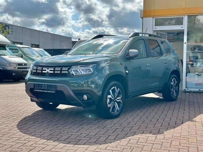 Grau Gebraucht 2024 Dacia Duster Journey SUV | 23.990 € (Guter Preis) - Bild 1/4