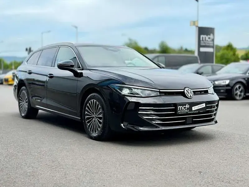 Gebraucht VW Passat Elegance 150 PS (110 kW) 2025 Schwarz Kombi