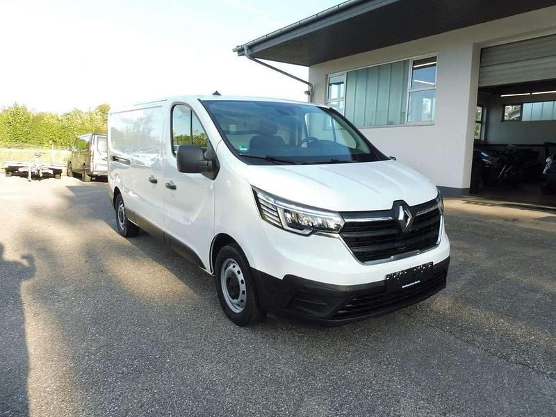 Gebraucht Renault Trafic Komfort 150 PS (110 kW) 2022 Weiß Van / Kleinbus