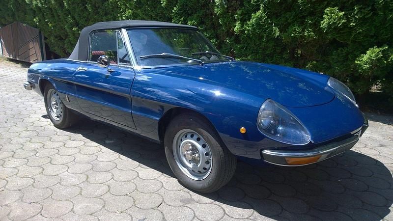 Blau Gebraucht 1978 Alfa Romeo Spider Cabrio | 35.500 € - Bild 1/4