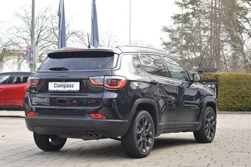 Gebraucht Jeep Compass 150 PS (110 kW) 2021 Schwarz SUV