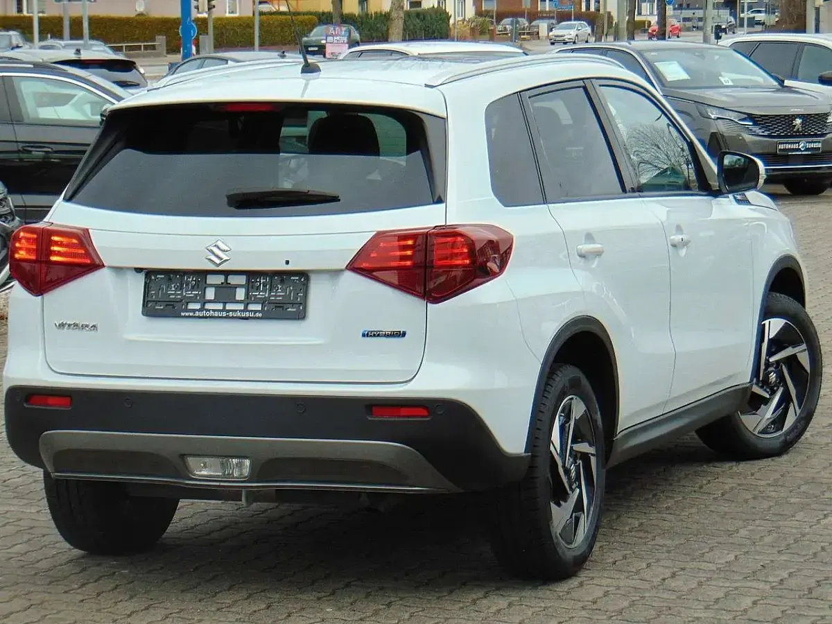 Gebraucht Suzuki Vitara Comfort+ 102 PS (75 kW) 2025 Weiß SUV