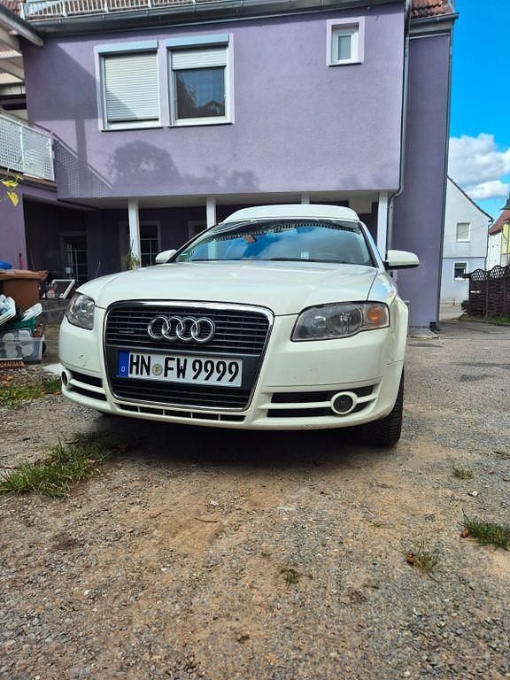Weiß Gebraucht 2005 Audi A4 Kombi | 2.600 € (Guter Preis) - Bild 1/4