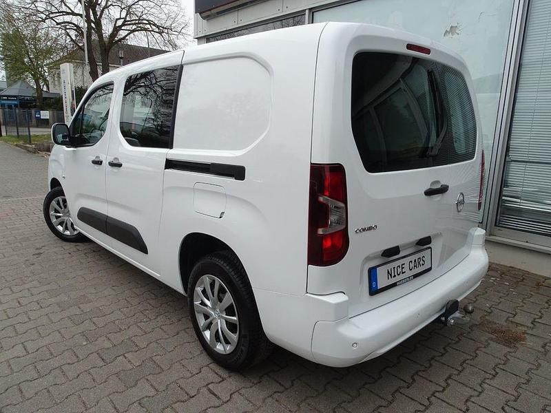 Gebraucht Opel Combo 102 PS (75 kW) 2021 Weiß Van / Kleinbus