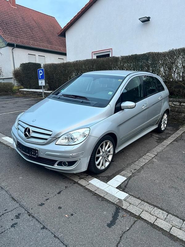 Gebraucht Mercedes B200 136 PS (100 kW) 2006 Silber Van / Kleinbus