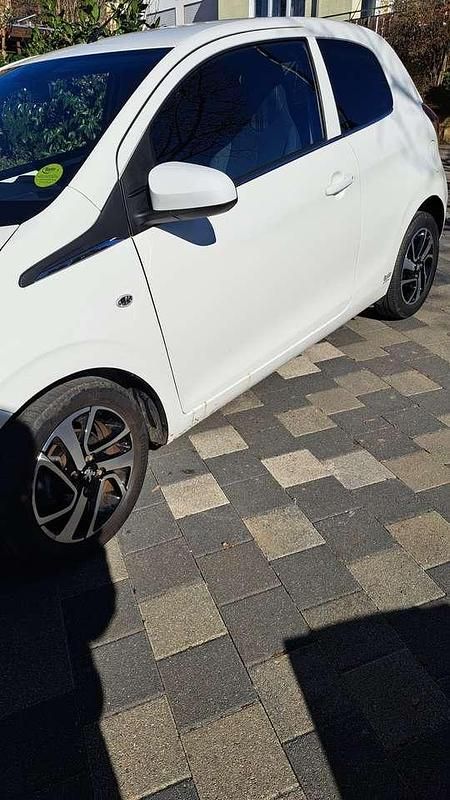 Weiß Gebraucht 2019 Peugeot 108 Allure Kleinwagen | 12.500 € (Etwas zu teuer) - Bild 1/4