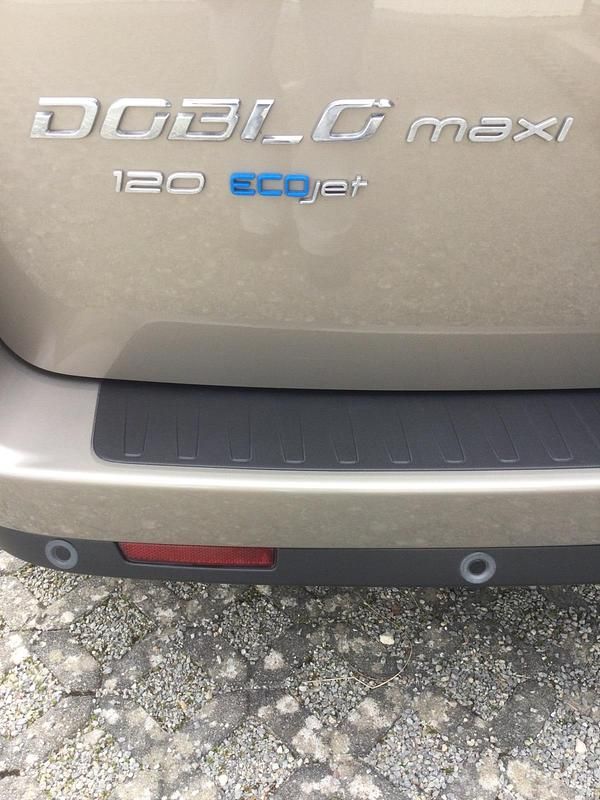 Gebraucht Fiat Doblò 120 PS (88 kW) 2018 Braun Van / Kleinbus