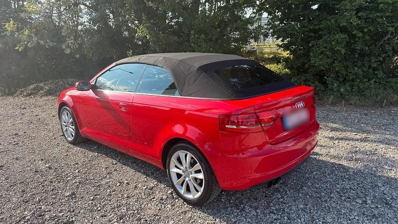 Gebraucht Audi A3 Cabriolet 160 PS (117 kW) 2011 Rot Cabrio