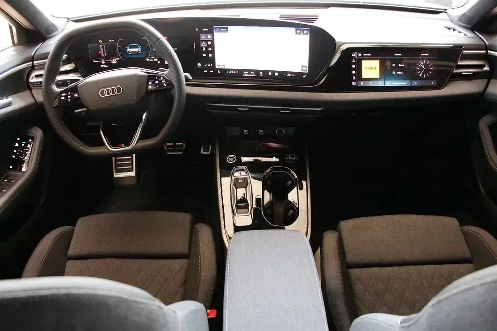 Gebraucht Audi A5 S-line plus 204 PS (150 kW) 2025 Grau Kombi