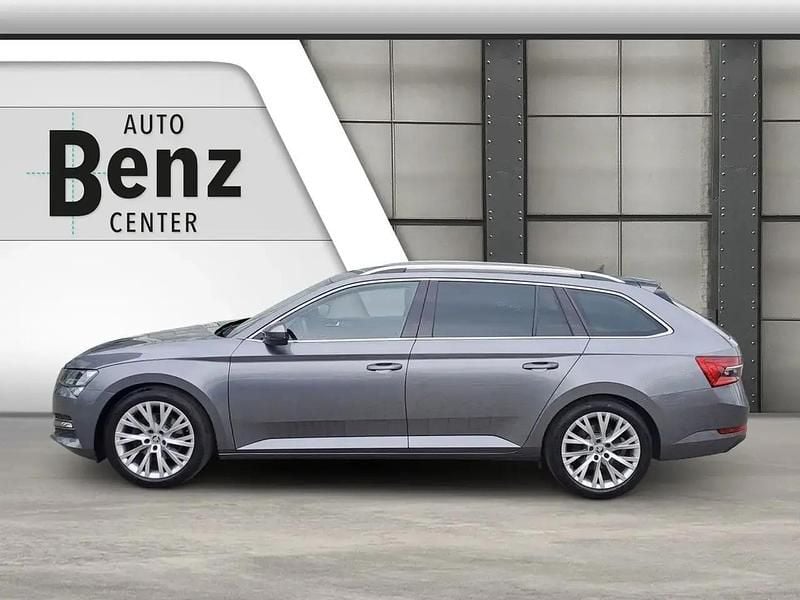 Gebraucht Skoda Superb Style 150 PS (110 kW) 2023 Grau Kombi