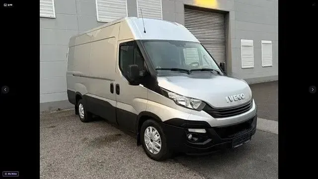 Usata Iveco Daily 156 CV (114 kW) 2017 Argento Monovolume
