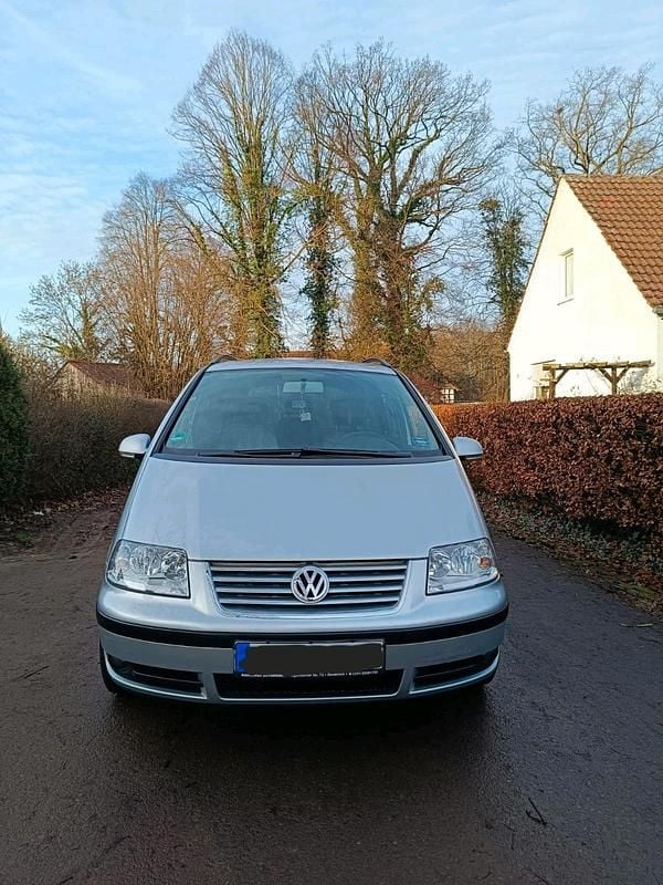 Grau Gebraucht 2007 VW Sharan Van / Kleinbus | 4.000 € - Bild 1/4
