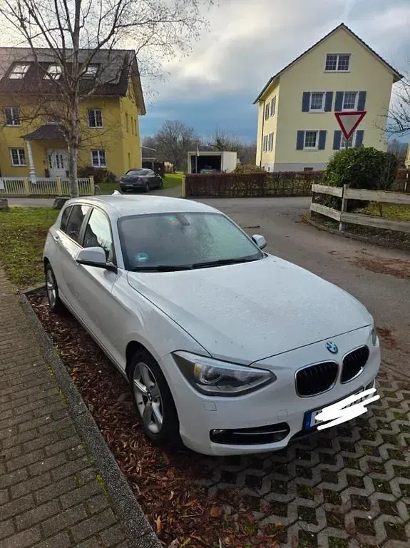 Gebraucht BMW 116 Sport Line 136 PS (100 kW) 2012 Weiß Kleinwagen