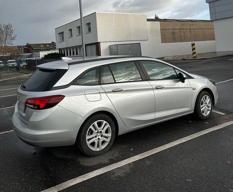 Gebraucht Opel Astra Edition 101 PS (74 kW) 2016 Silber Kombi