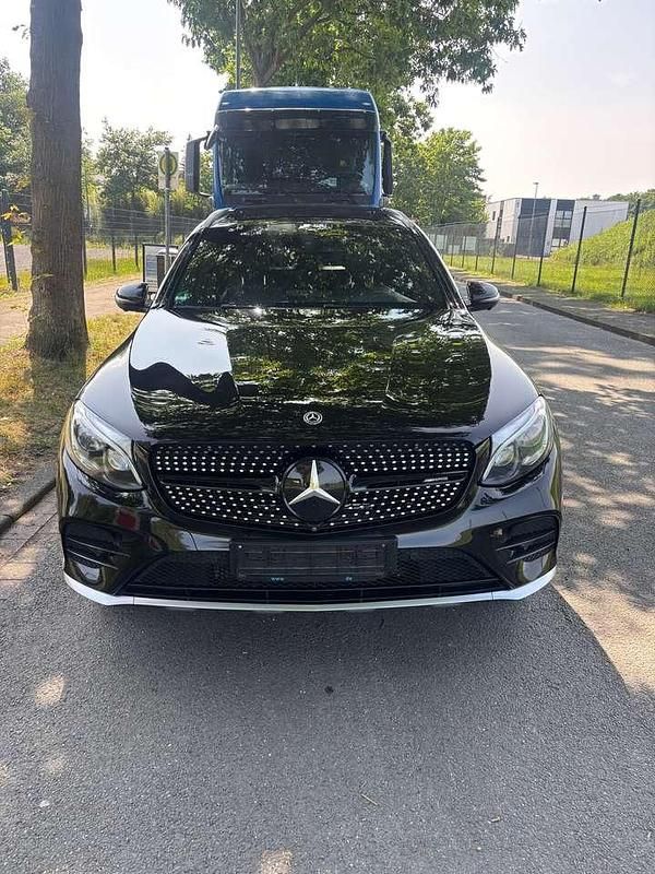 Schwarz Gebraucht 2017 Mercedes GLC43 AMG AMG SUV | 28.280 € (Teuer) - Bild 1/4