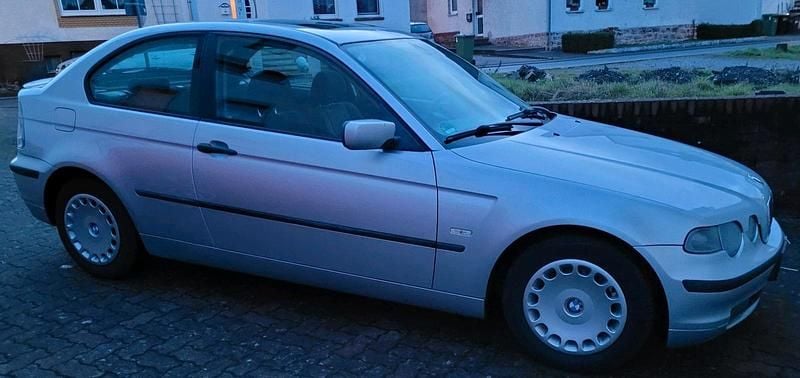 Usado BMW 316 115 HP (84 kW) 2002 Prateado Sedan