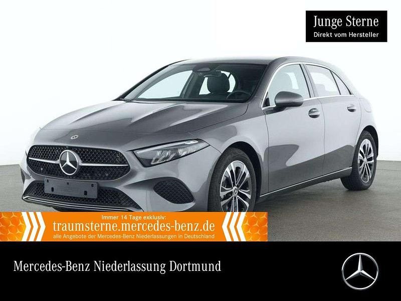 Grau Gebraucht 2024 Mercedes A200 Advanced Limousine | 30.990 € (Fairer Preis) - Bild 1/3