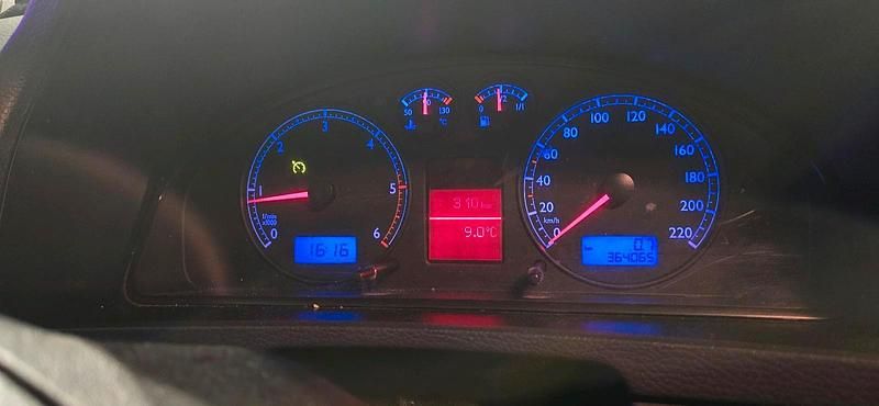 Second-hand VW T5 174 CP (127 kW) 2004 Verde Van