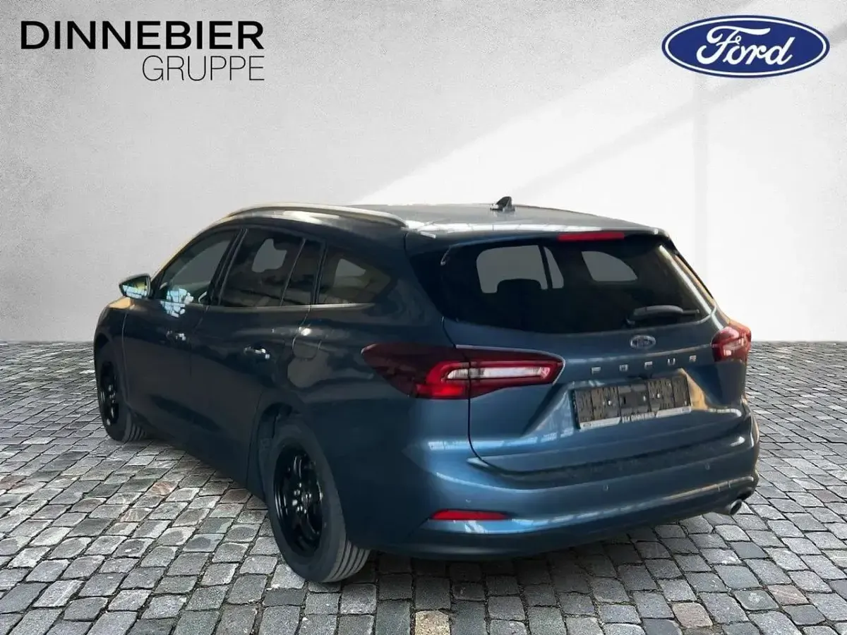 Neu Ford Focus Titanium 155 PS (114 kW) 2026 Chroma blau metallic Kombi