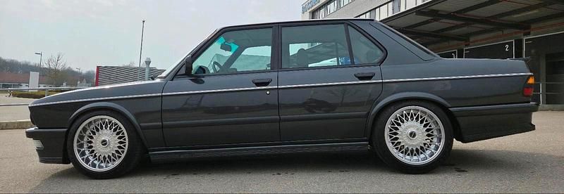 Gebraucht BMW M535 186 PS (136 kW) 1987 Schwarz Limousine