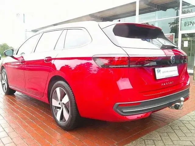 Gebraucht VW Passat Business 150 PS (110 kW) 2025 Rot Kombi