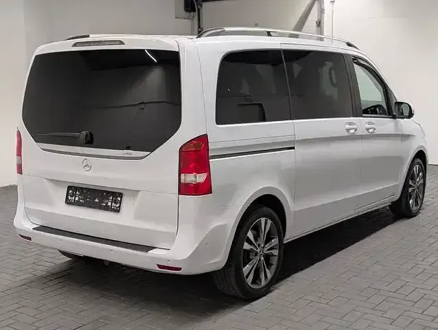 Gebraucht Mercedes V250 190 PS (139 kW) 2018 Bergkristallweißmet. Van / Kleinbus
