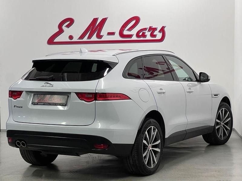 Gebraucht Jaguar F-Pace Pure 179 PS (131 kW) 2017 Weiß SUV