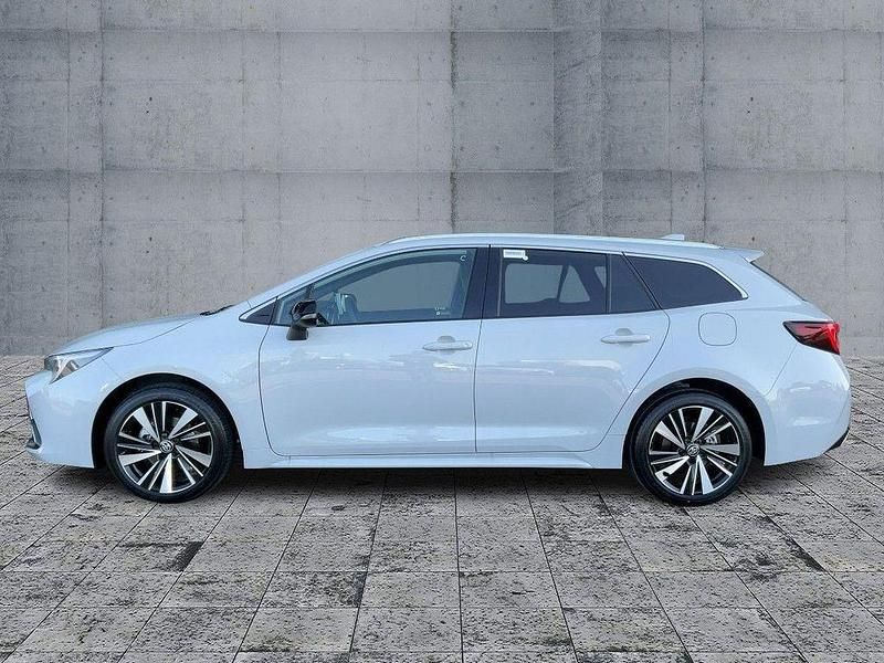 Neu Toyota Corolla 140 PS (102 kW) 2025 Grau Limousine