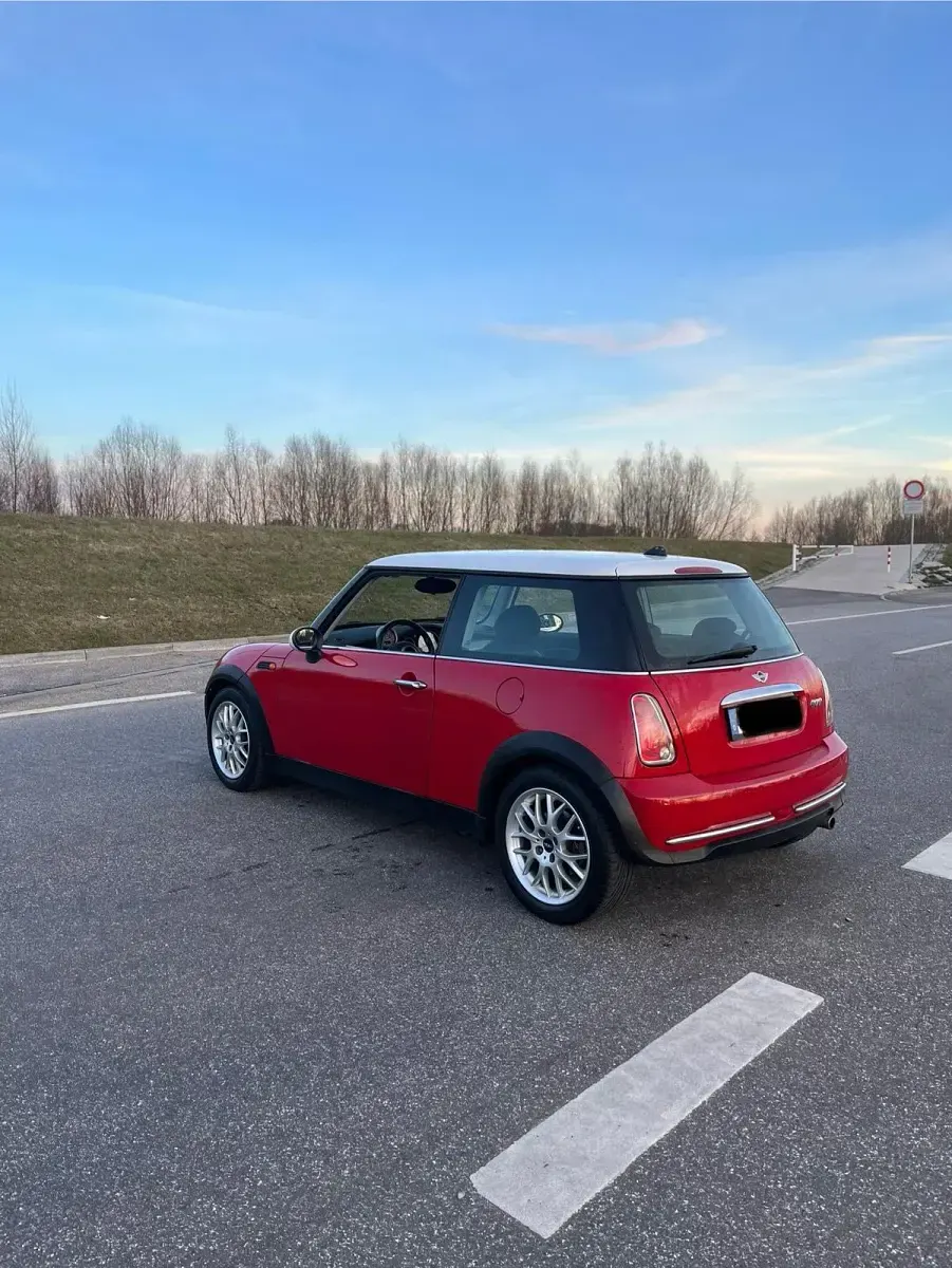 Używany Mini Cooper 116 KM (85 kW) 2004 Czerwony Hatchback