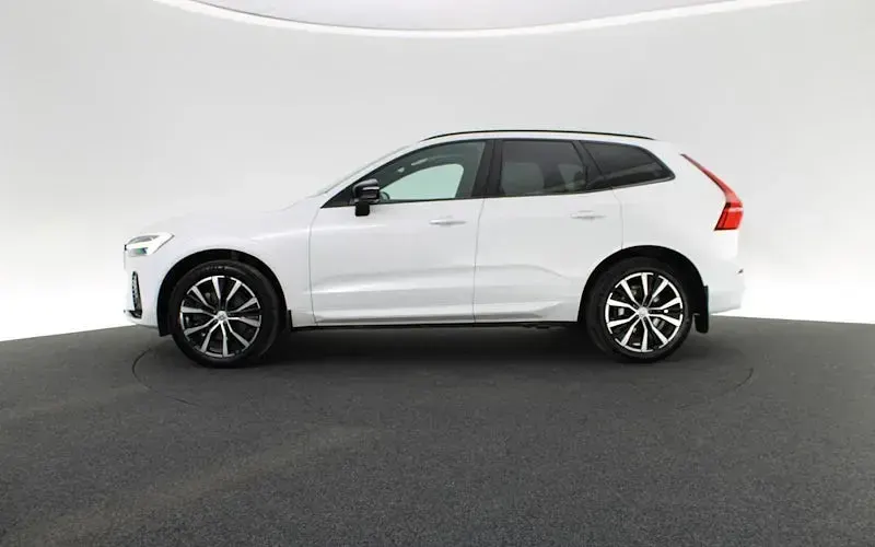 Gebraucht Volvo XC60 Plus 197 PS (144 kW) 2023 Weiß SUV