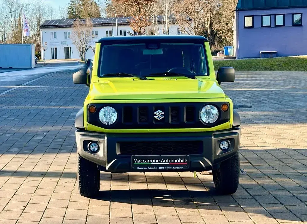 Gebraucht Suzuki Jimny Comfort 102 PS (75 kW) 2023 Kinetic yellow SUV