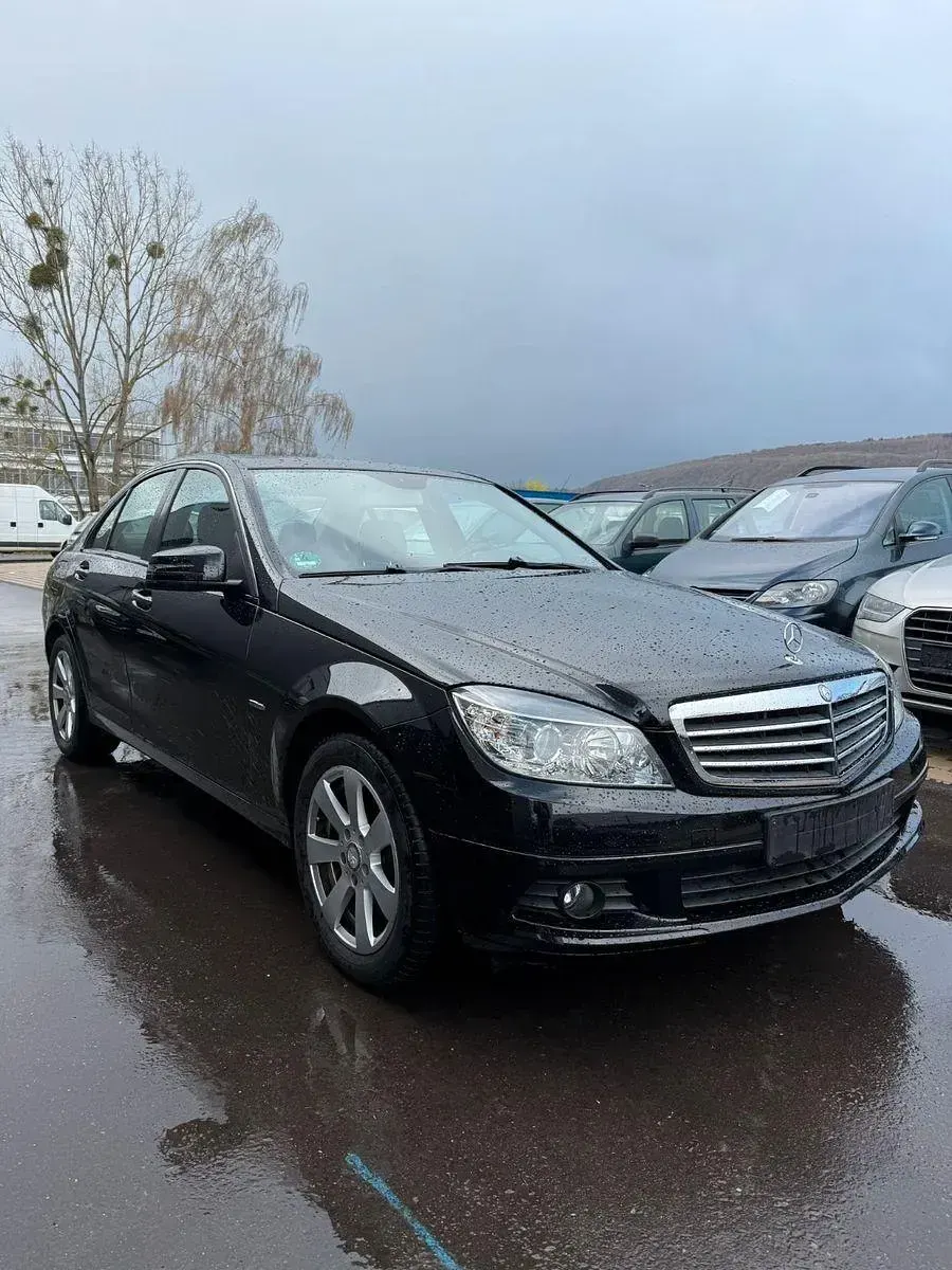 Gebraucht Mercedes C180 156 PS (114 kW) 2010 Schwarz Limousine
