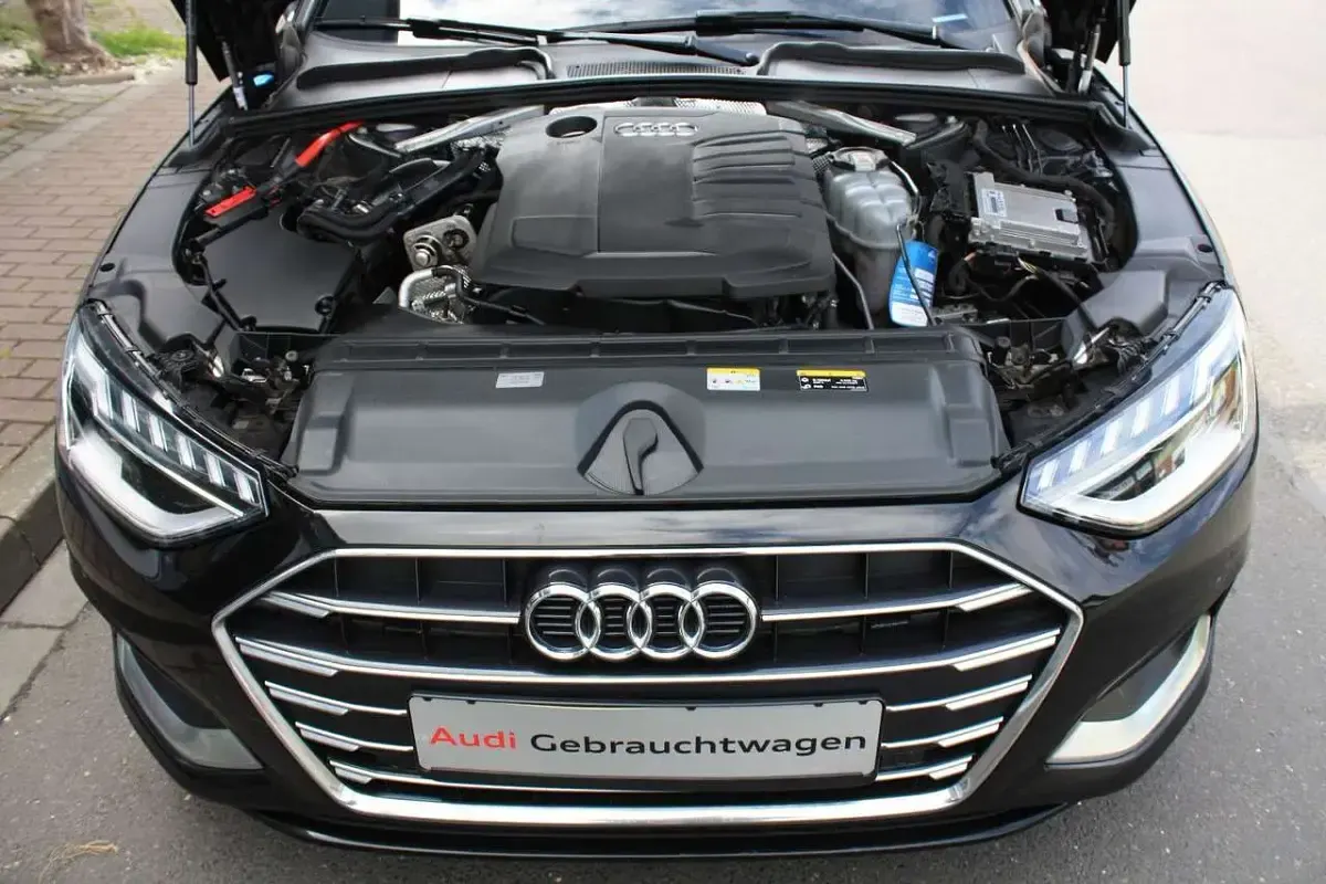 Używany Audi A4 Advanced Plus 163 KM (119 kW) 2023 Czarny Kombi