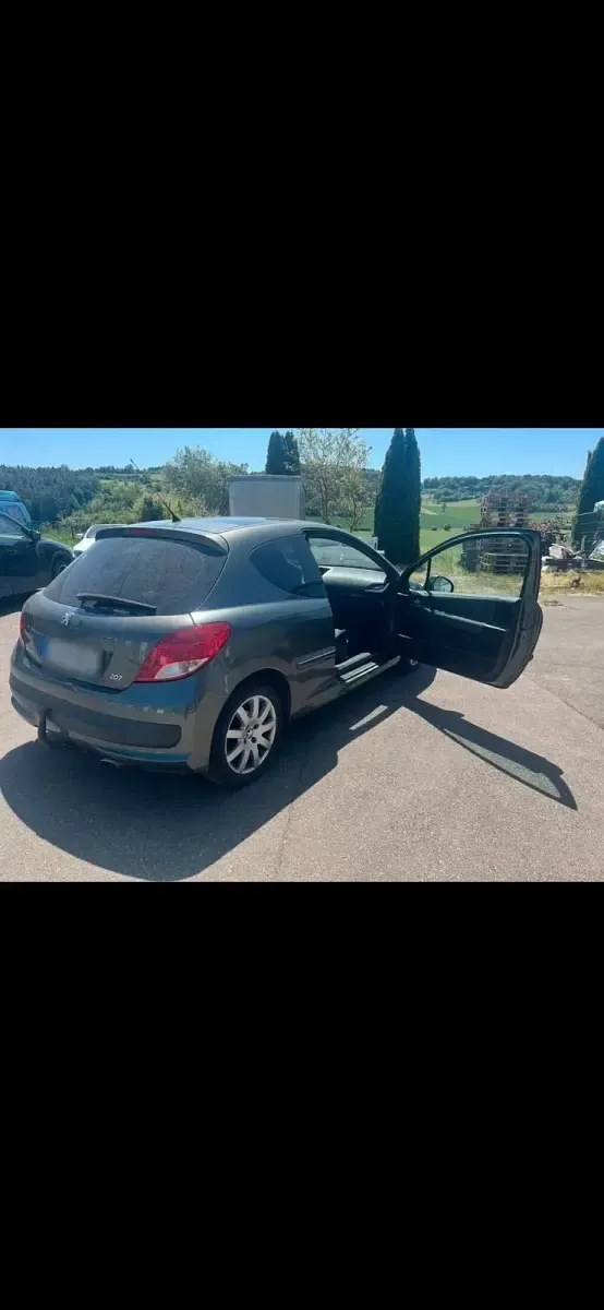 Gebraucht Peugeot 207 120 PS (88 kW) 2011 Grün Kleinwagen