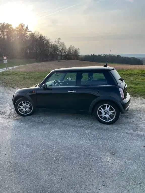 Second-hand Mini ONE 90 CP (66 kW) 2004 Hatchback