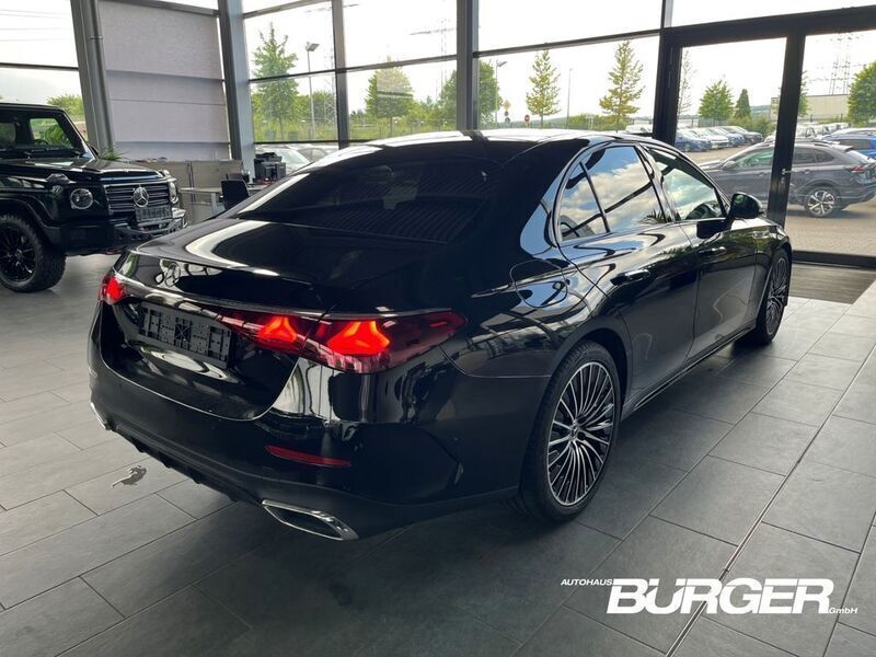 Gebraucht Mercedes E220 AMG 197 PS (144 kW) 2024 Schwarz Limousine