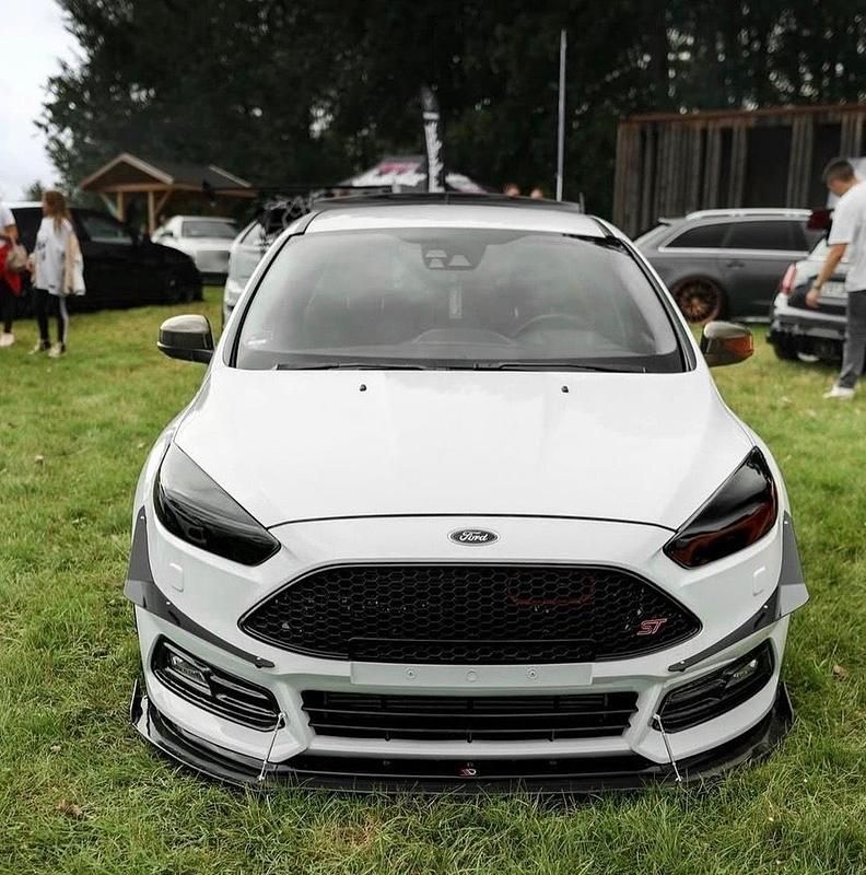 Gebraucht Ford Focus ST 300 PS (220 kW) 2017 Weiß Limousine