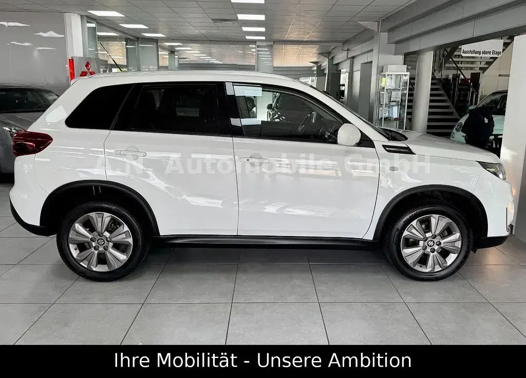 Gebraucht Suzuki Vitara 129 PS (94 kW) 2021 Weiß SUV