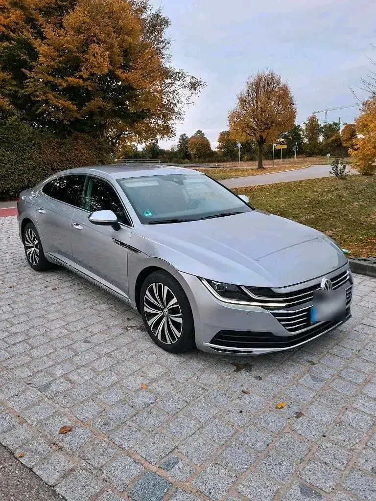 Usata VW Arteon 150 CV (110 kW) 2017 Grigio Utilitaria