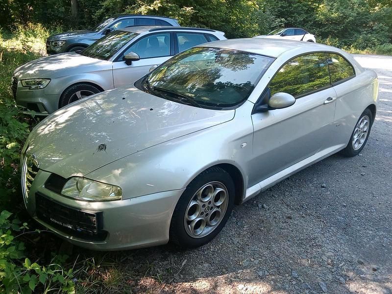 Silber Gebraucht 2006 Alfa Romeo GT Coupé | 1.500 € - Bild 1/3