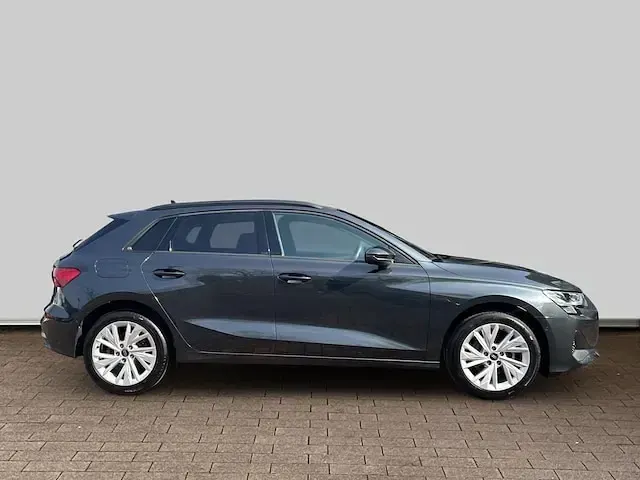 Gebraucht Audi A3 Sport 116 PS (85 kW) 2025 Grau Limousine