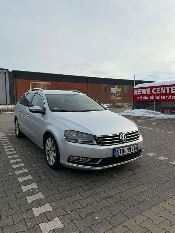 Usata VW Passat 140 CV (102 kW) 2012 Argento Berlina