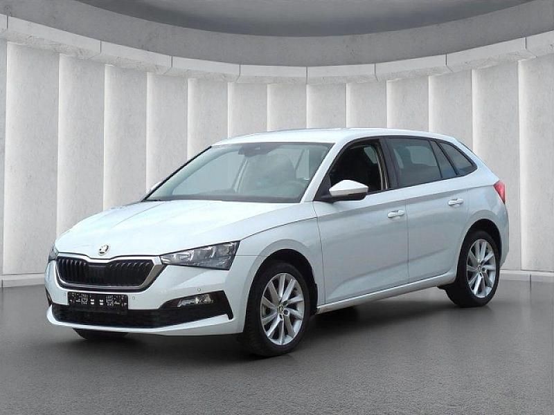 Weiss Gebraucht 2024 Skoda Scala Style Kleinwagen | 22.849 € (Fairer Preis) - Bild 1/4